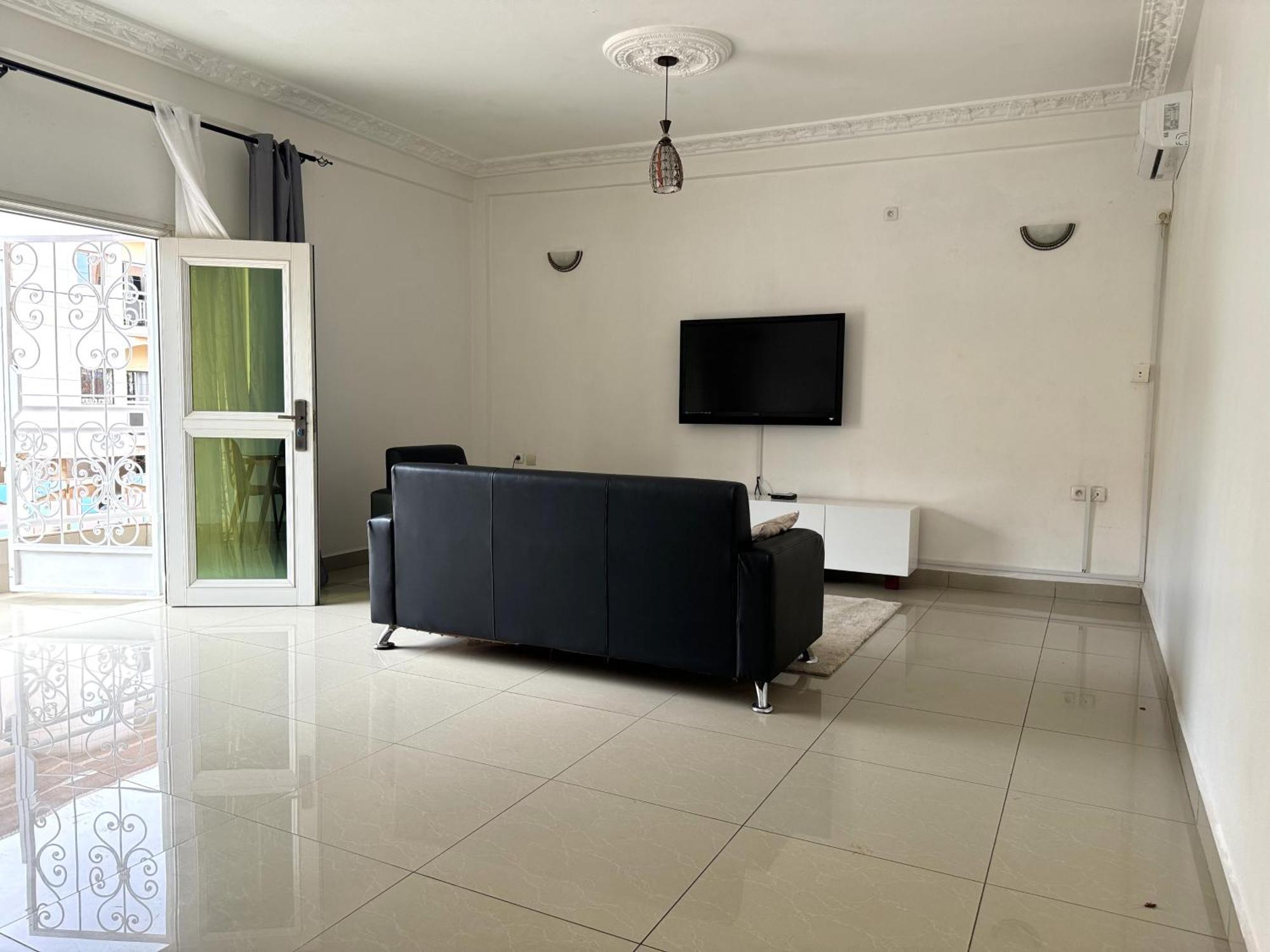 Appartements Modernes, Wifi, Tv - Yaounde, Omnisports Exteriör bild