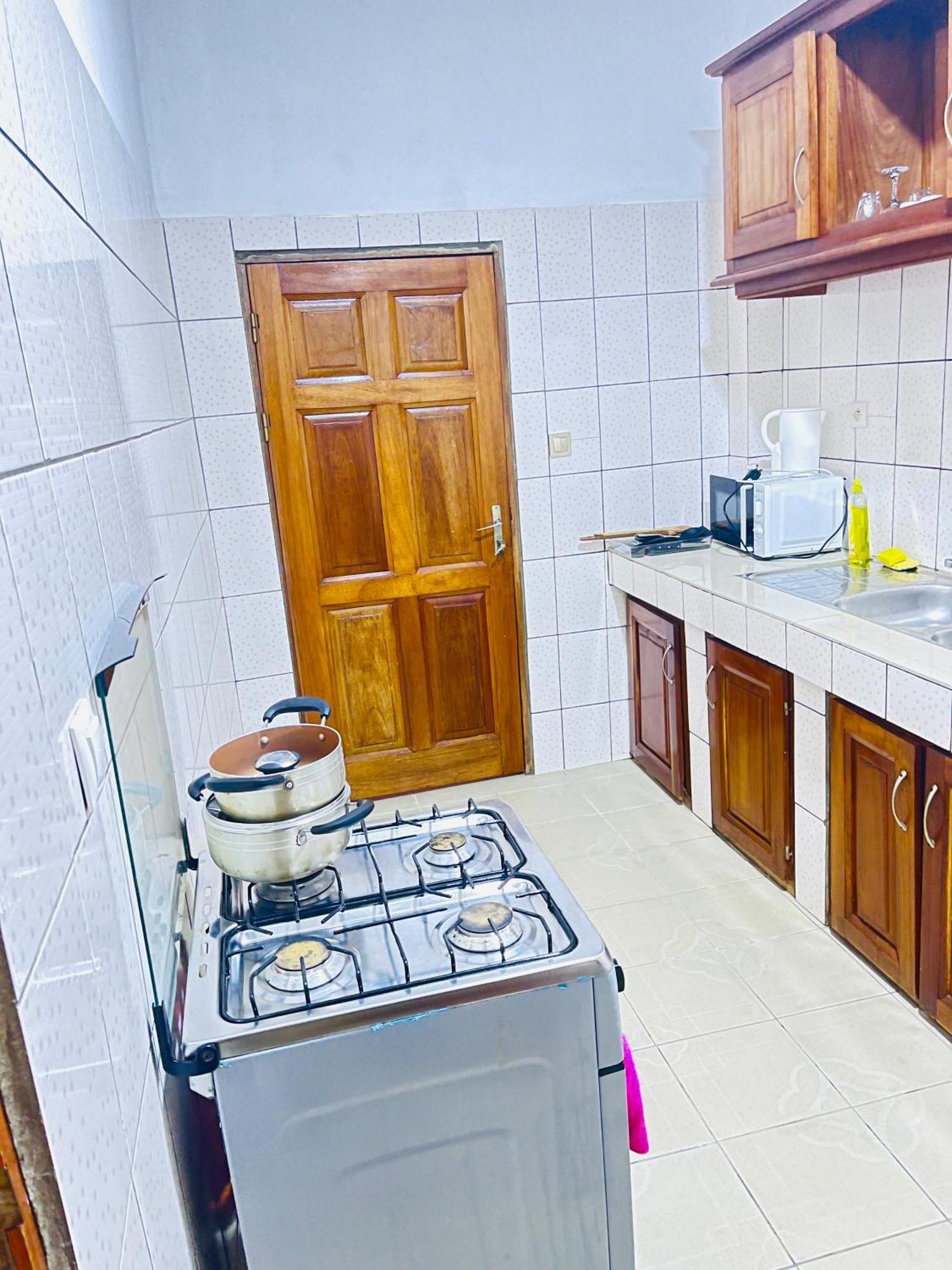 Appartements Modernes, Wifi, Tv - Yaounde, Omnisports Exteriör bild