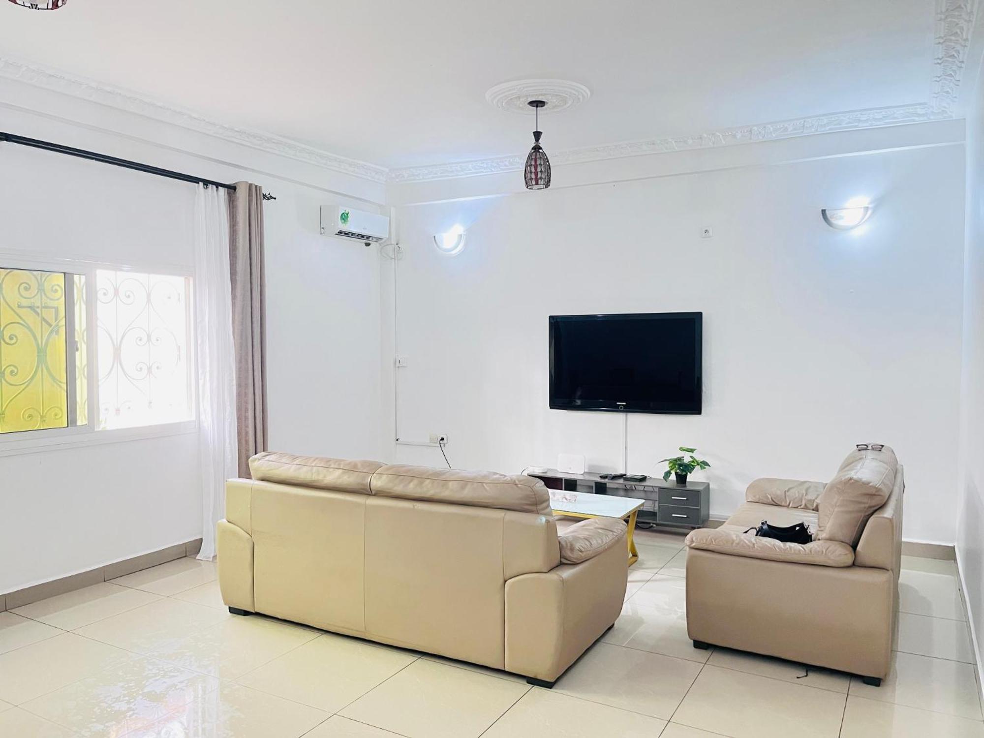 Appartements Modernes, Wifi, Tv - Yaounde, Omnisports Exteriör bild