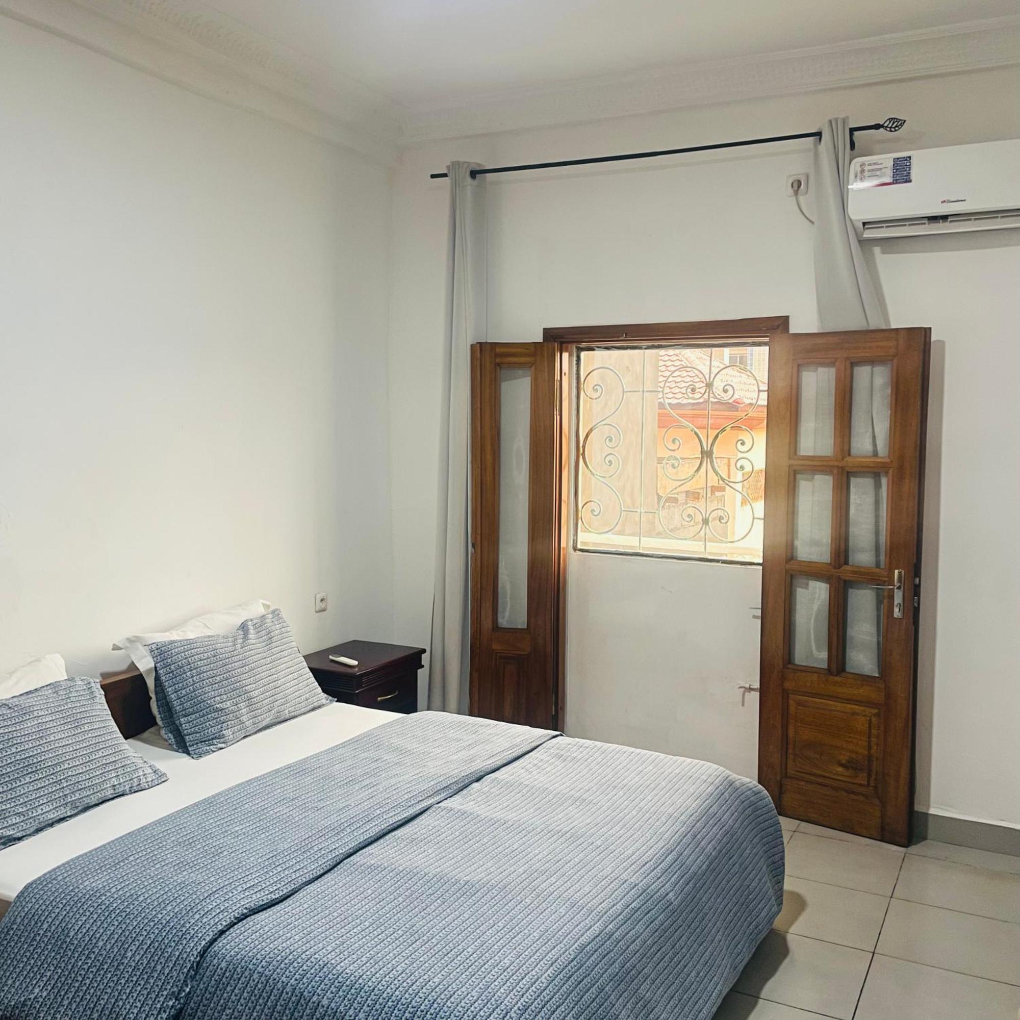 Appartements Modernes, Wifi, Tv - Yaounde, Omnisports Exteriör bild
