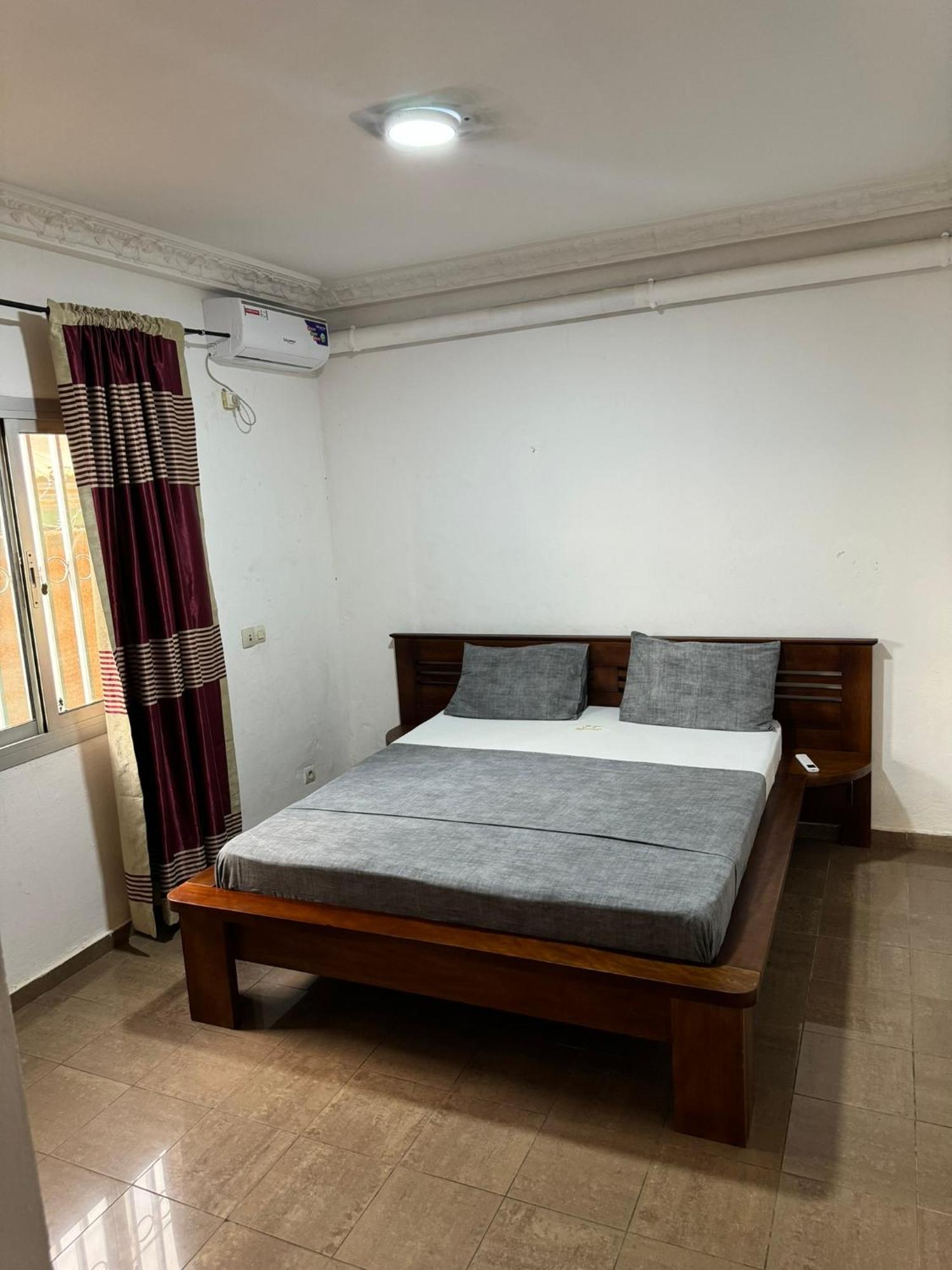 Appartements Modernes, Wifi, Tv - Yaounde, Omnisports Exteriör bild